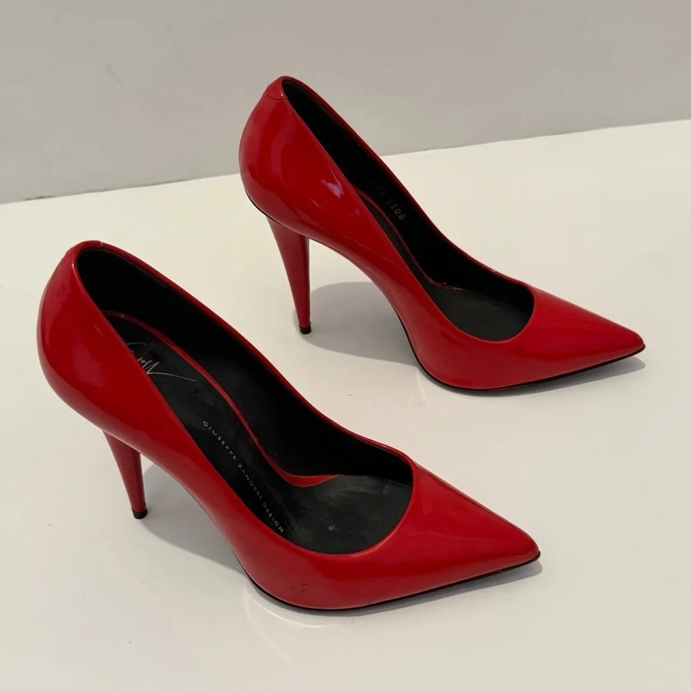 Giuseppe Zanotti Red Patent Leather Pointed-Toe Pumps Heels EU 37.5 US 7.5